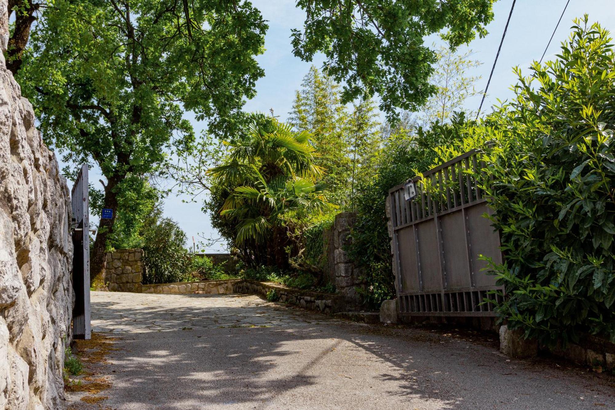 Sea View Lighthouse With 170mbps Wifi And Sunny Balcony Kastav