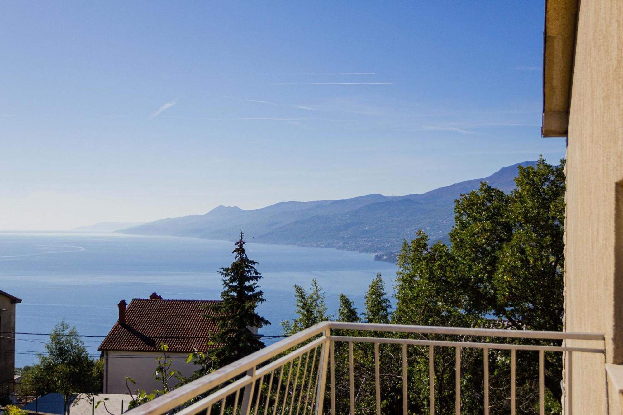 Sea View Lighthouse With 170mbps Wifi And Sunny Balcony * Kastav